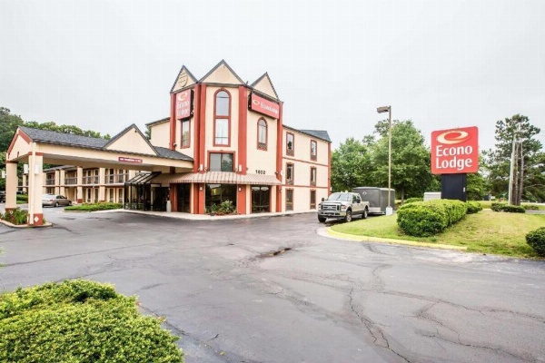 Econo Lodge South Garner image 4